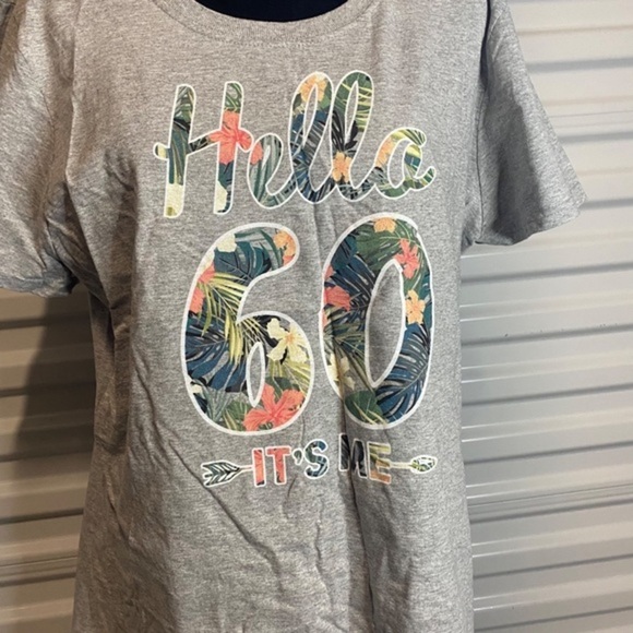 Hello 60 It Me Fruit Of The Loom Grey T-Shirt Women’s Size 2XL - Picture 7 of 8